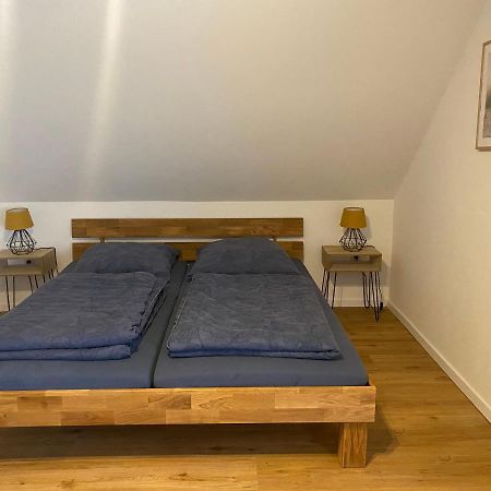 Ferienhaus Sieglinde Mit Deichblick Emden Bagian luar foto