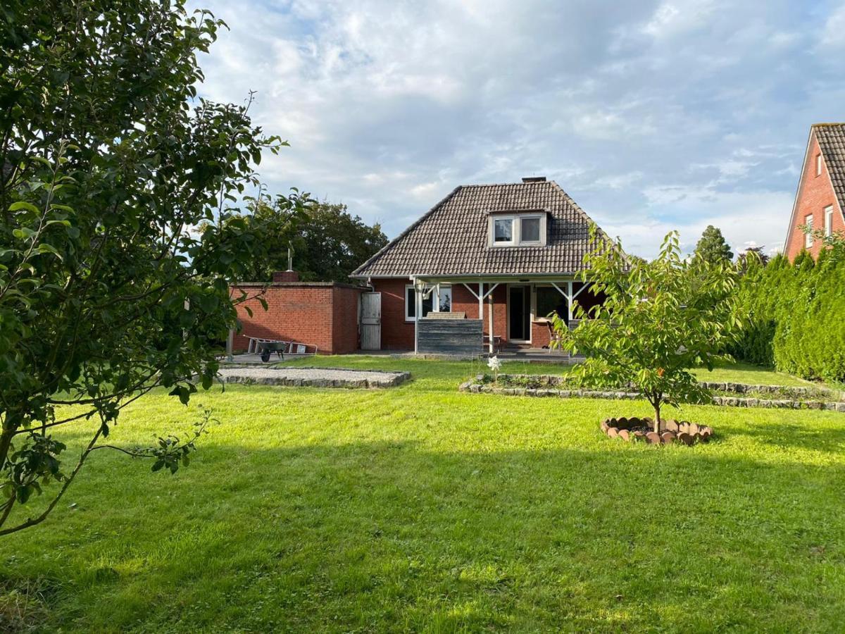 Ferienhaus Sieglinde Mit Deichblick Emden Bagian luar foto