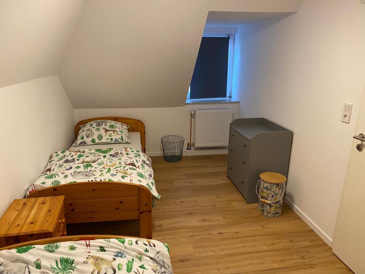Ferienhaus Sieglinde Mit Deichblick Emden Bagian luar foto
