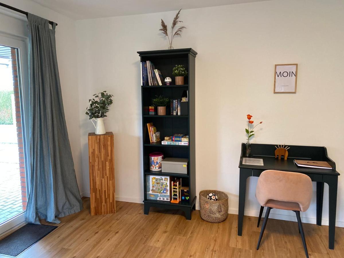 Ferienhaus Sieglinde Mit Deichblick Emden Bagian luar foto